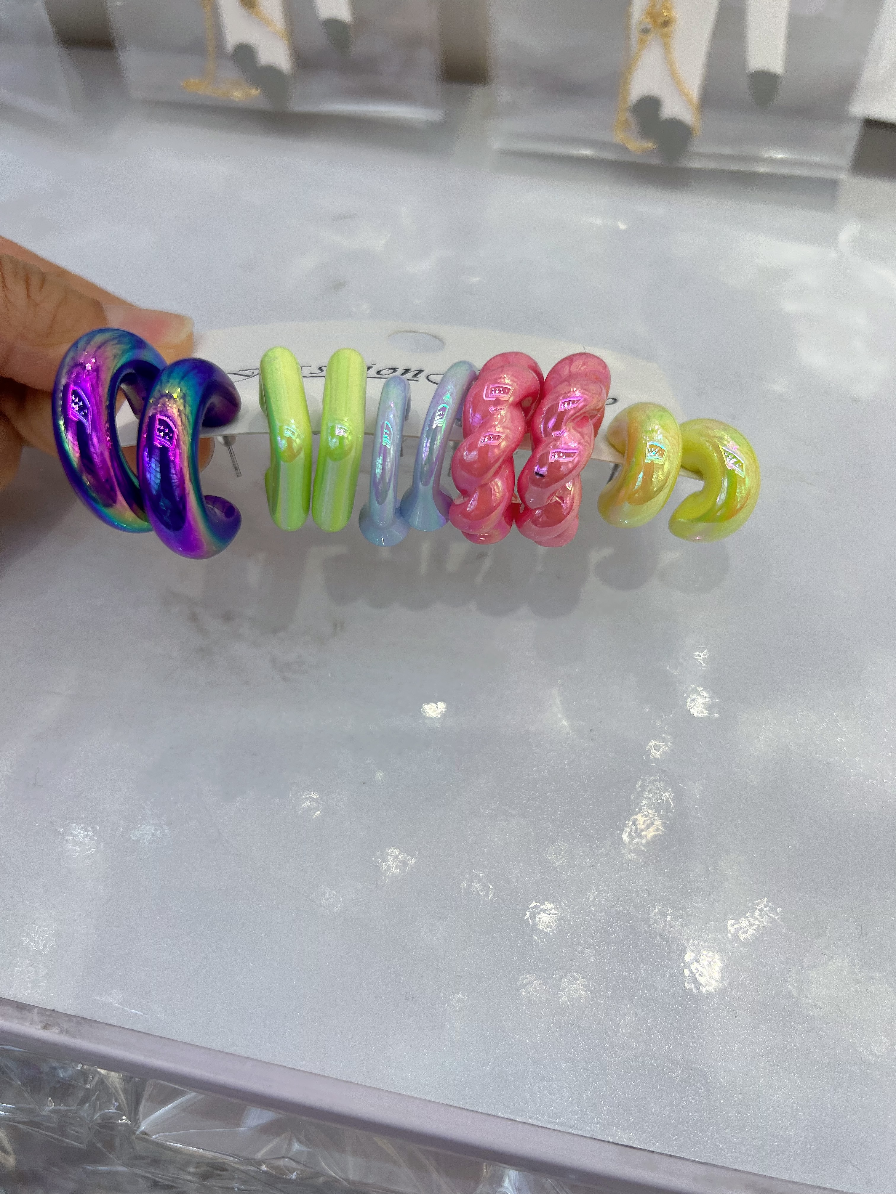 珠宝首饰亚克力耳钉欧美外贸混彩镭射树脂耳钉可爱混装耳钉产品图