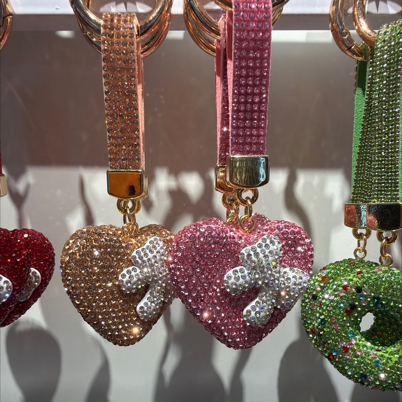 马卡龙卡通发光钥匙扣公仔挂件可爱小物随身装饰钥匙扣发光闪光钥匙扣钥匙扣公仔挂件白底实物图