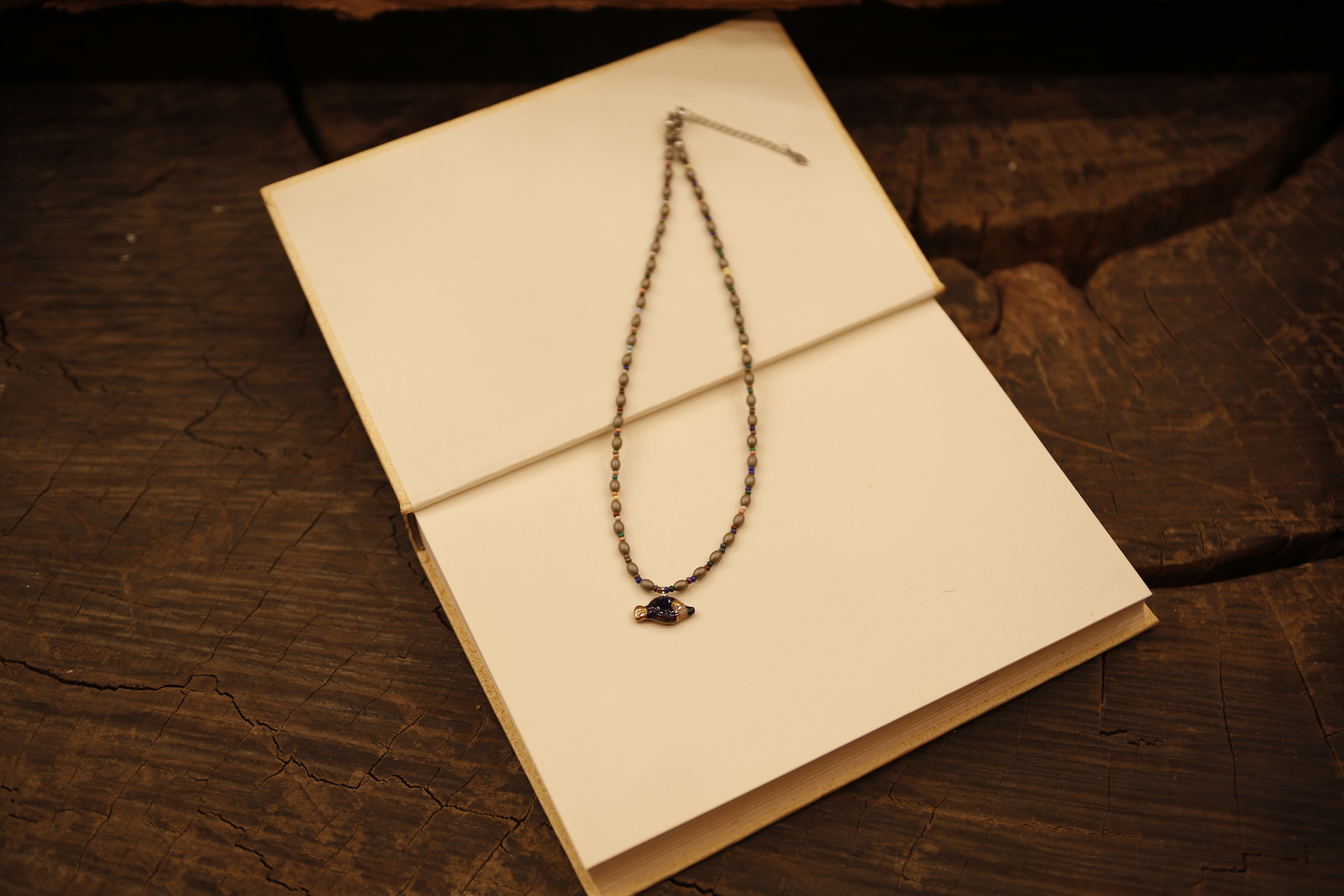 多宝鱼串珠项链产品图