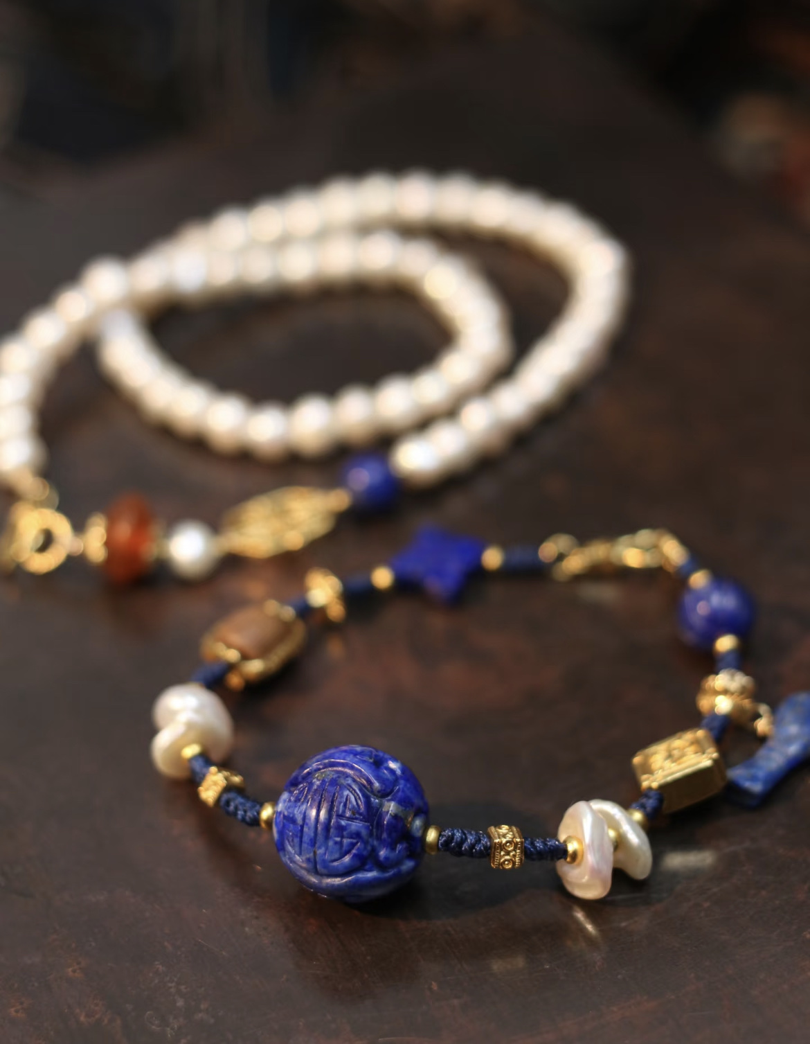 中国风青金石雕刻珍珠多用款首饰细节图