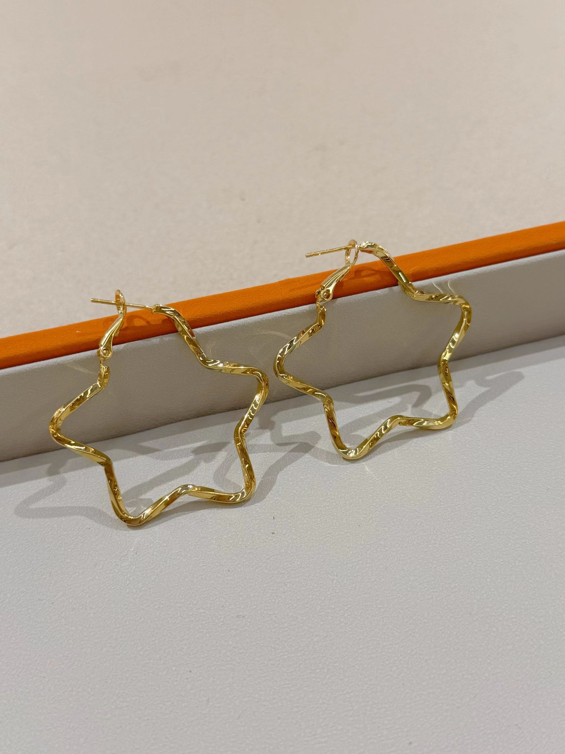 S925银针五角星时尚耳圈