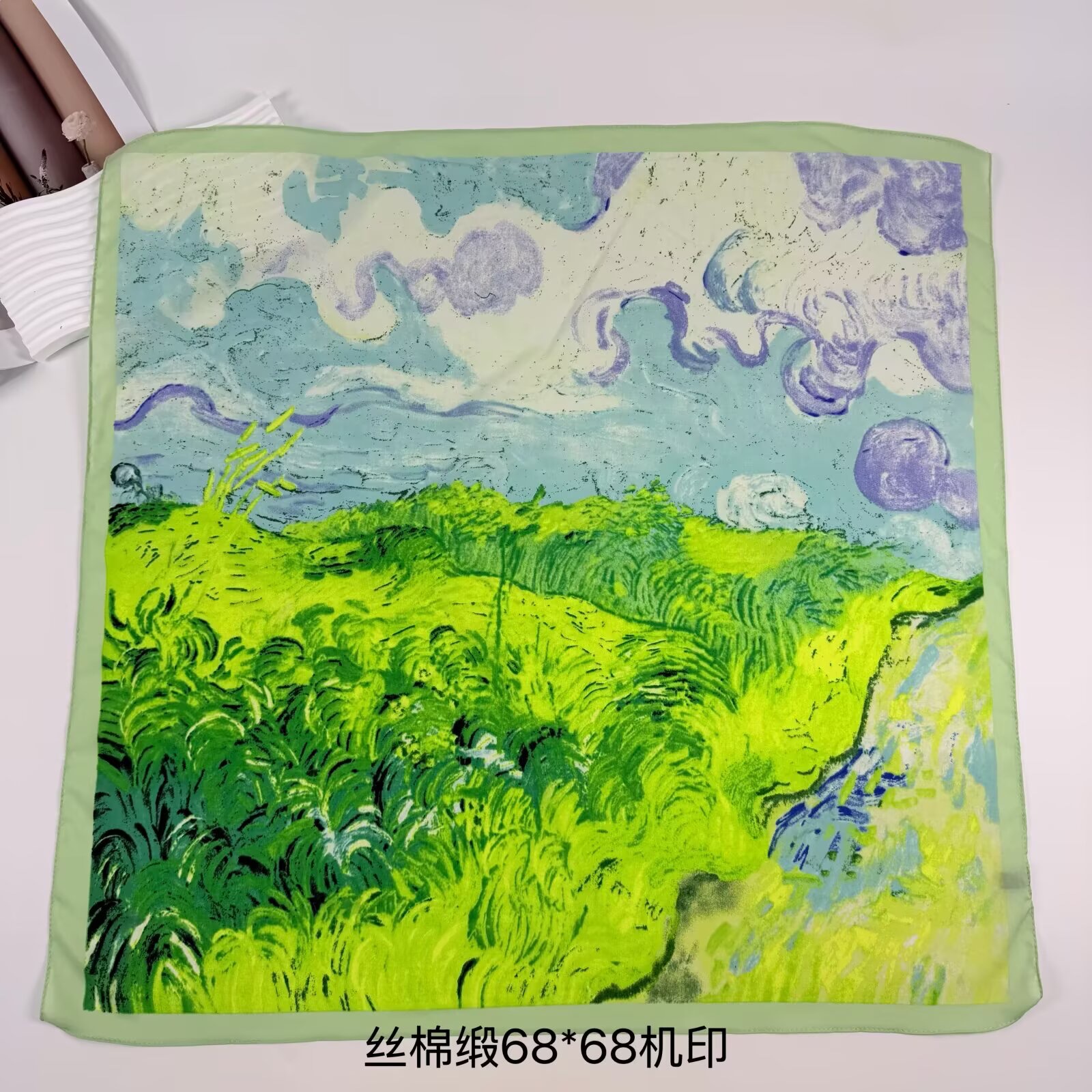 New, hot and popular scarves and silk scarves of 70*70cm in various styles are in stock Application Scenario