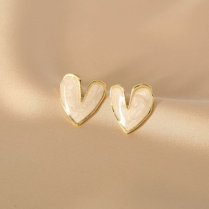 银芭桑法式小香爱心耳钉高级感耳环2026新款潮温柔心型耳饰细节图