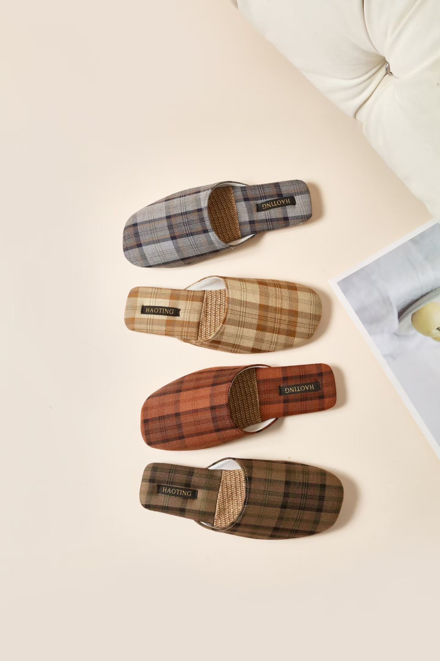 New checkered slippers, women's linen slippers, fashionable, versatile and comfortable home slippers, fabric design shoes
