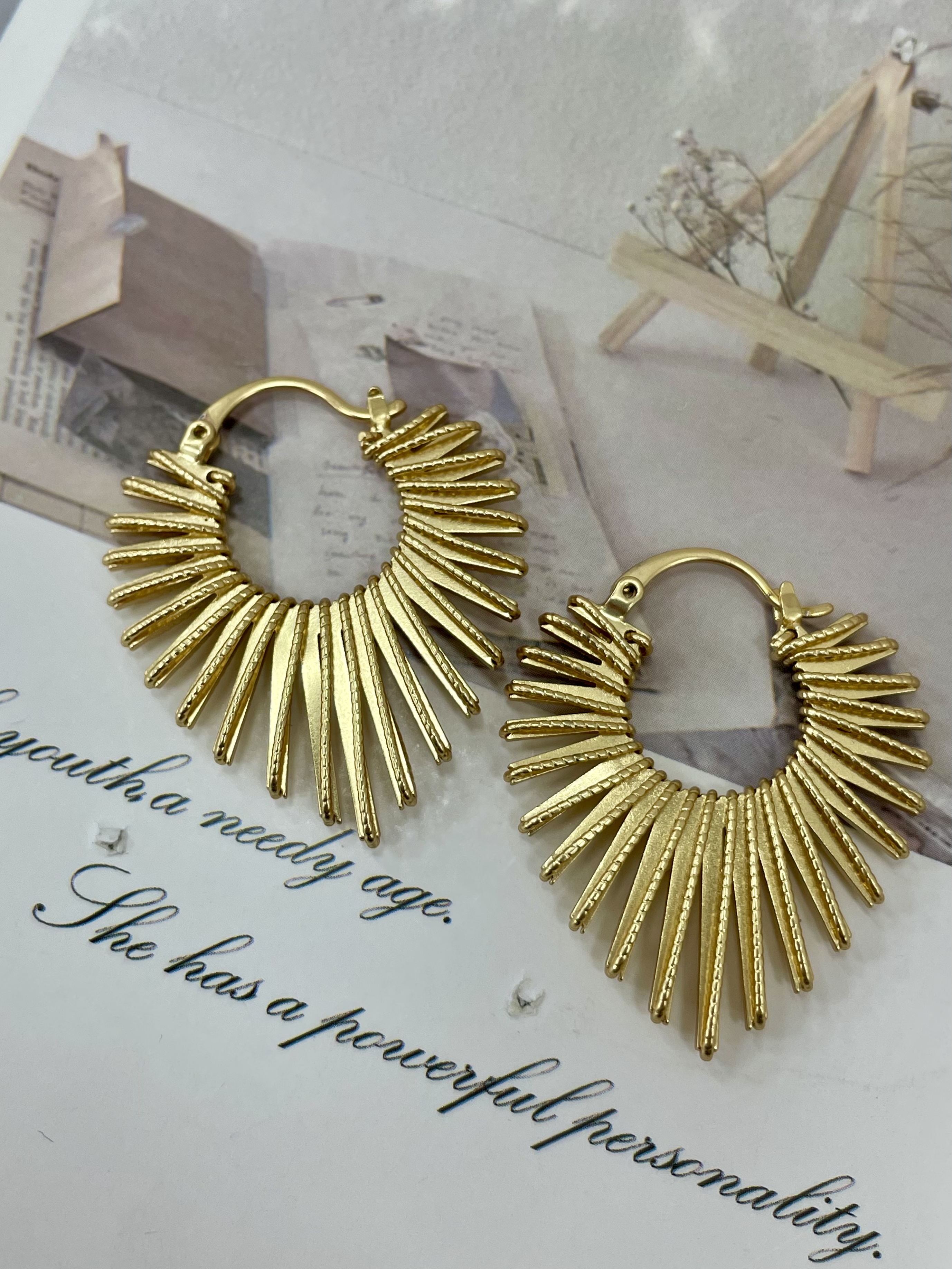 欧美风复古金属太阳花耳环女金色线条耳扣爆款耳饰细节图