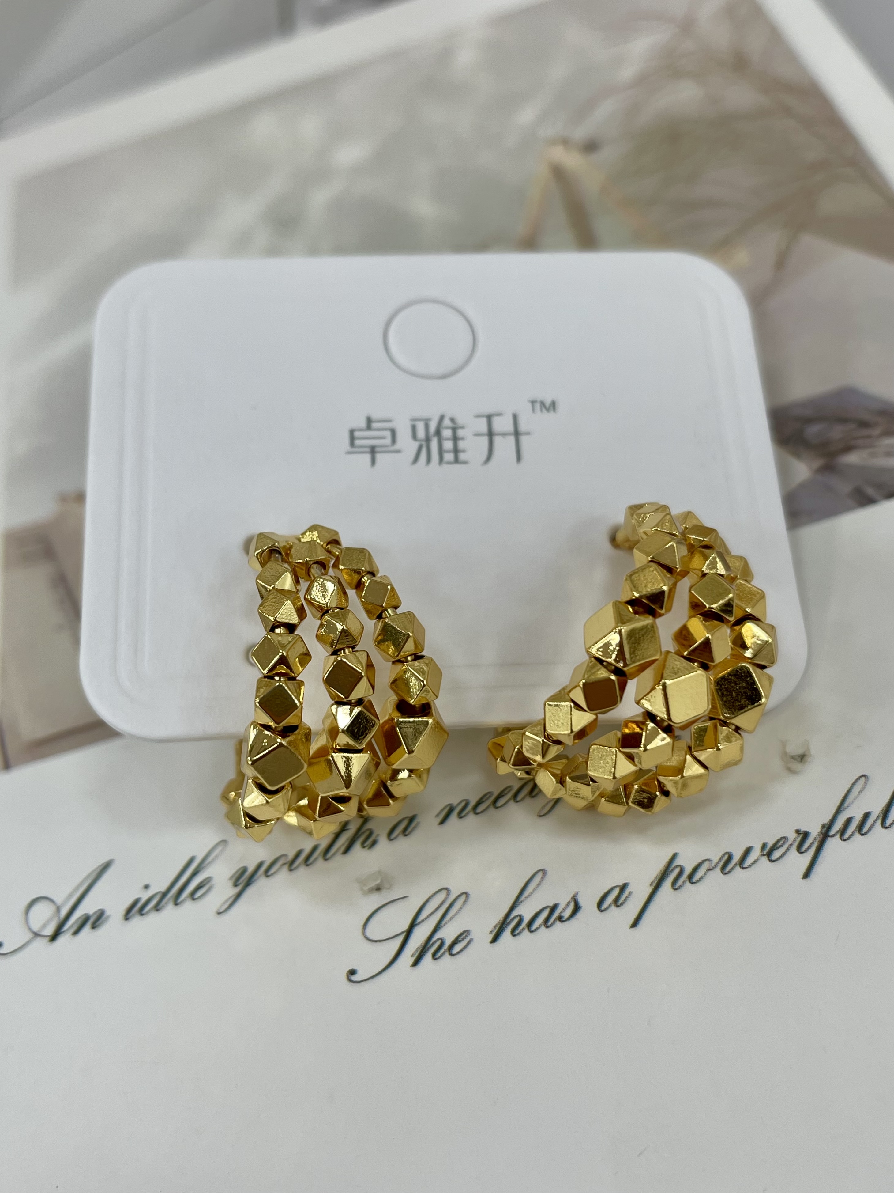 轻奢设计感小方块碎银子多层C圈耳环高级感耳饰产品图