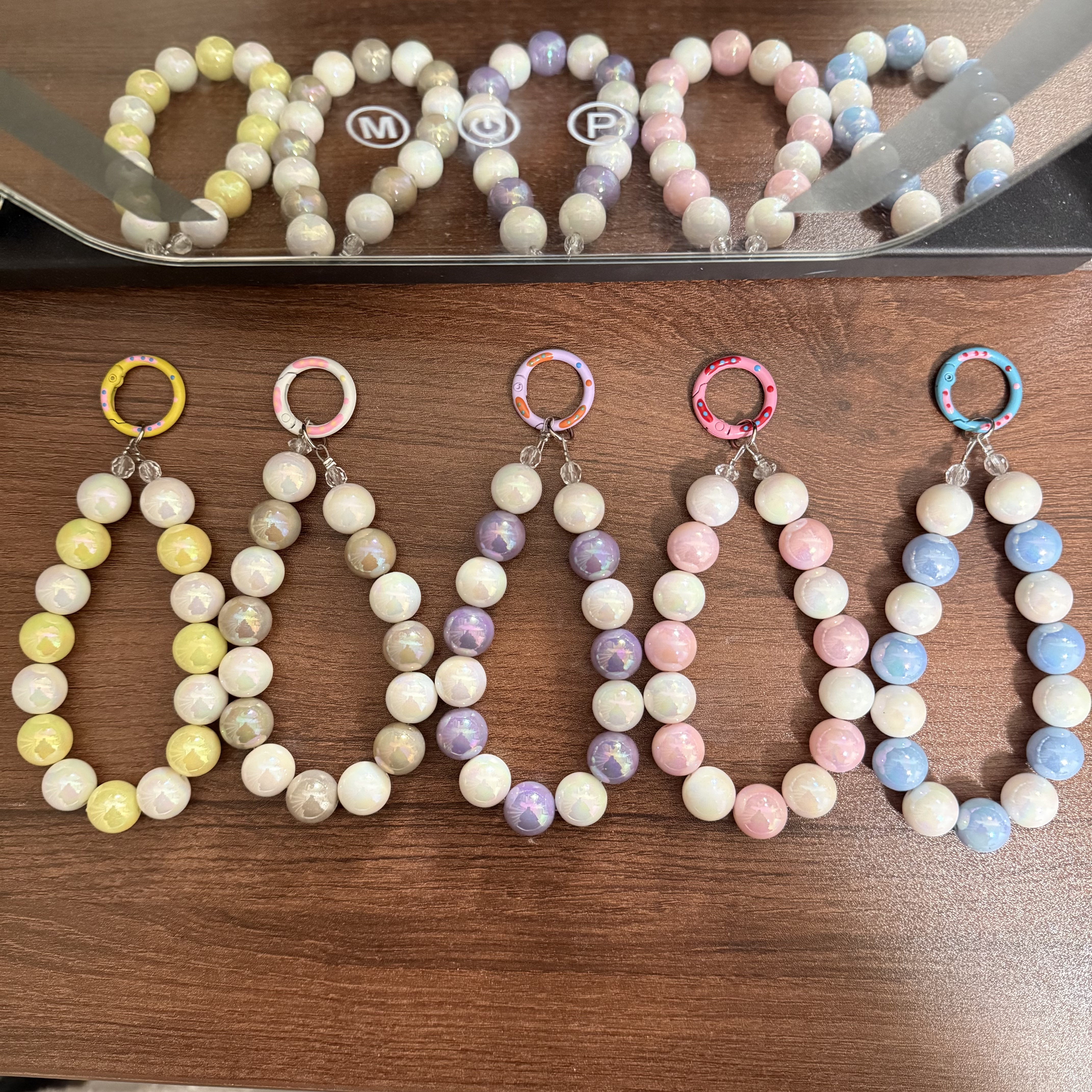 马卡龙色系手机链女幻彩珠子手腕挂绳防丢手机挂件ins风高级感