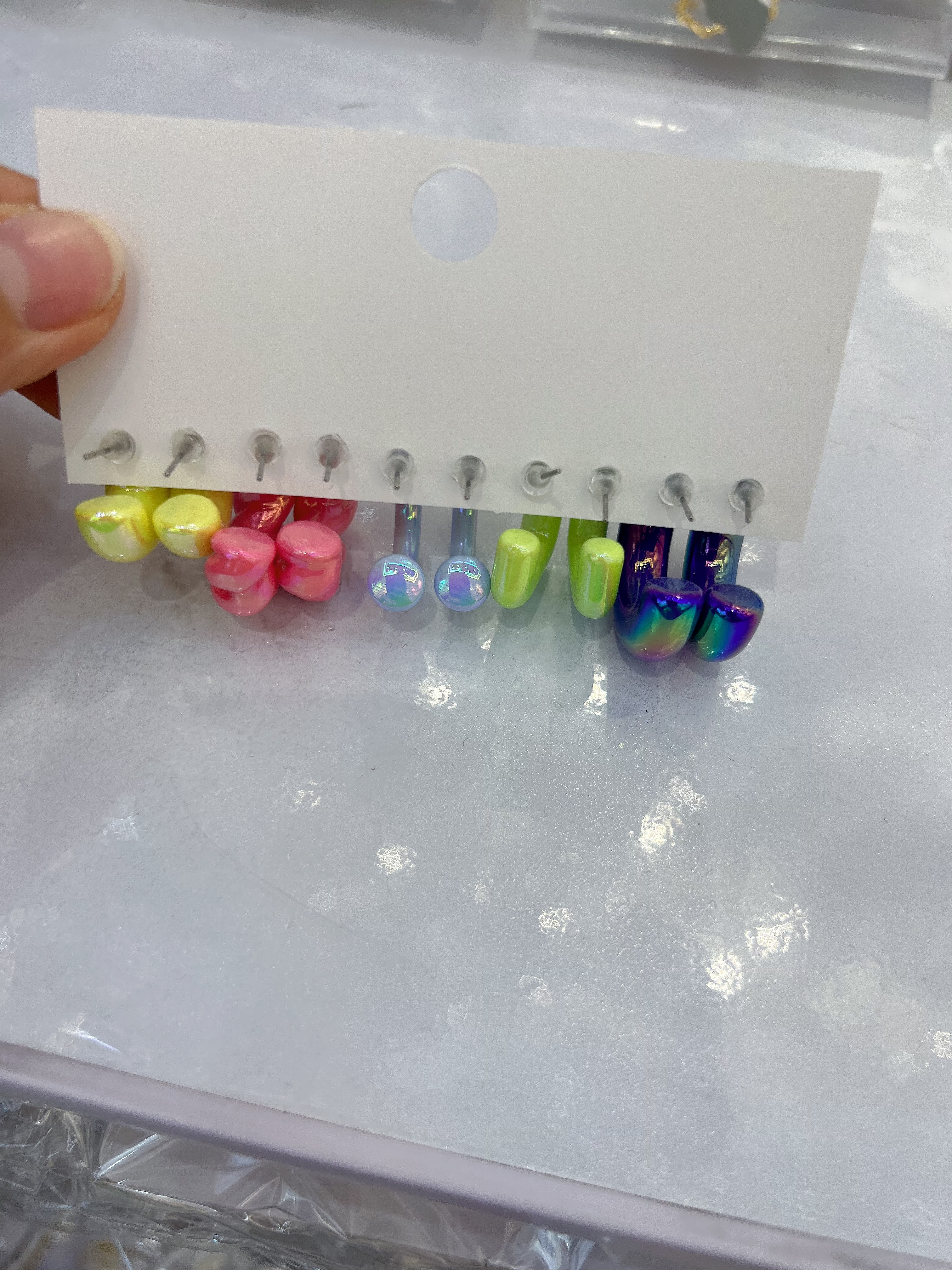 珠宝首饰亚克力耳钉欧美外贸混彩镭射树脂耳钉可爱混装耳钉细节图