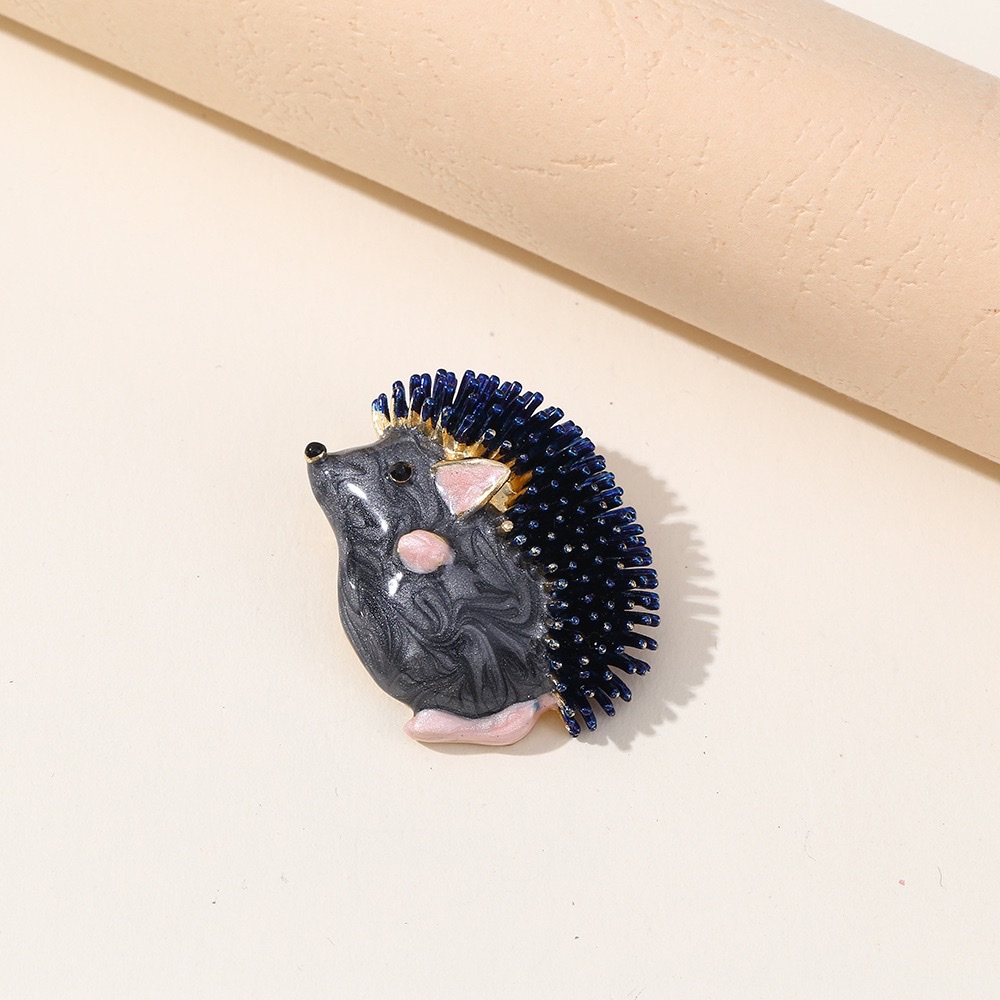 Cartoon cute hedgehog brooches, eco-friendly and versatile, personalized brooch pins, creative suits, sweaters, clothing and accessories wholesale detail image 8