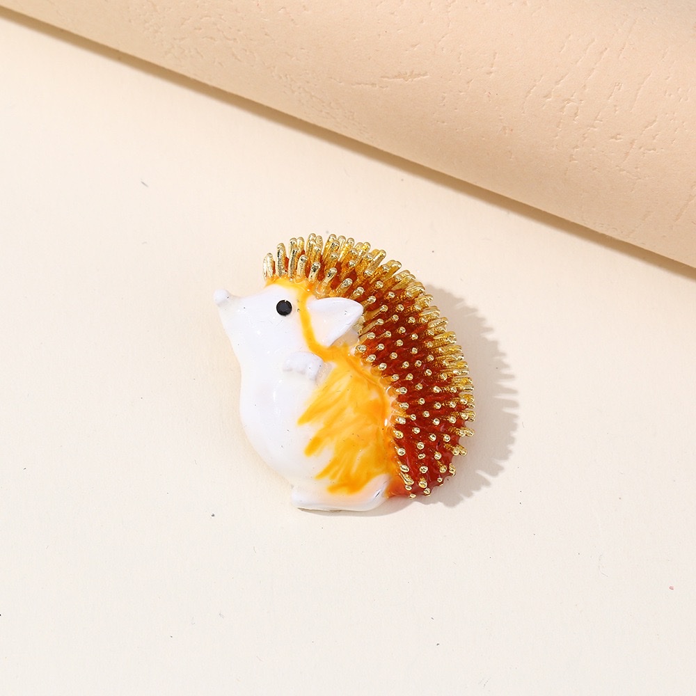 Cartoon cute hedgehog brooches, eco-friendly and versatile, personalized brooch pins, creative suits, sweaters, clothing and accessories wholesale detail image 6