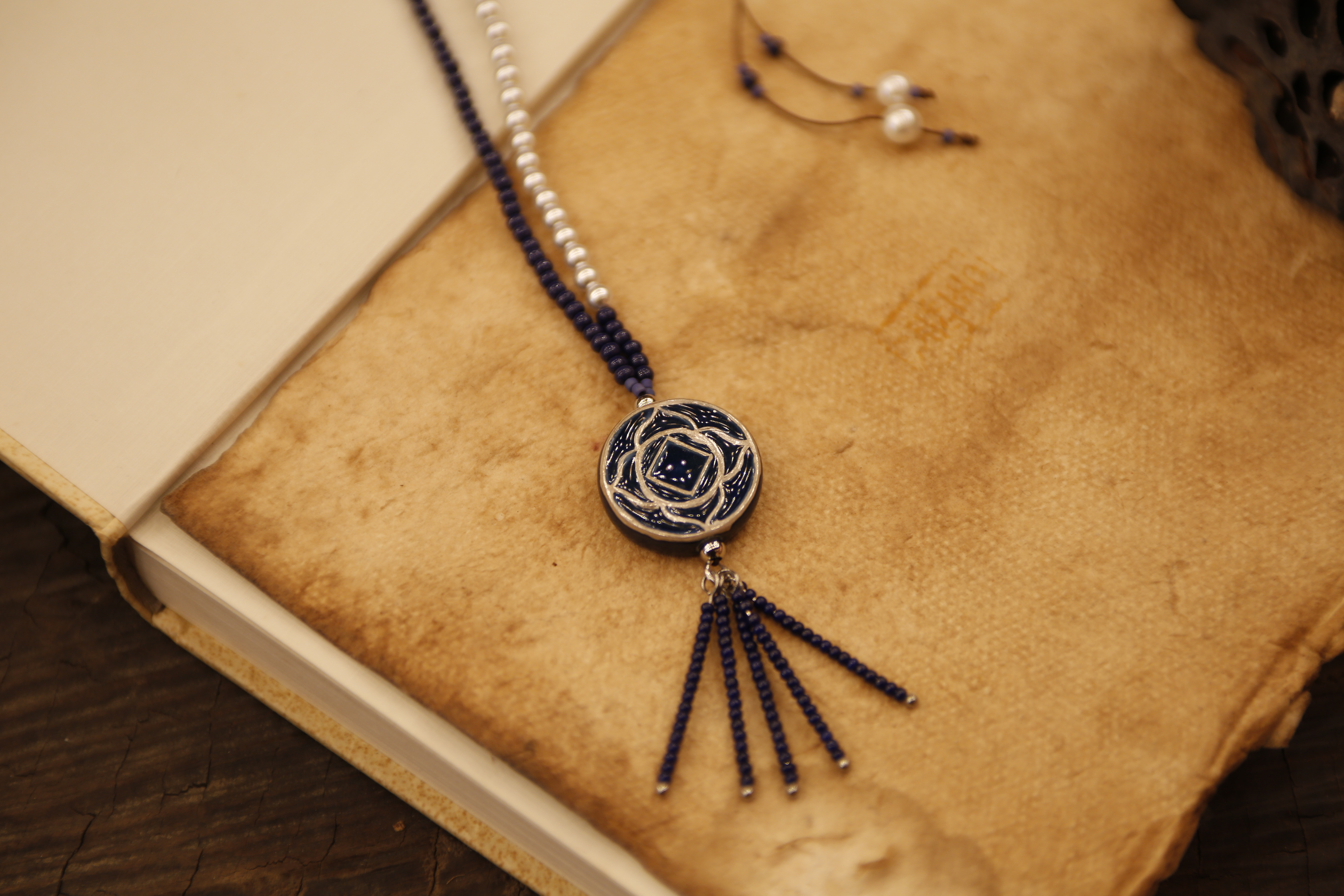 曼陀罗大圆长链(祭蓝)产品图