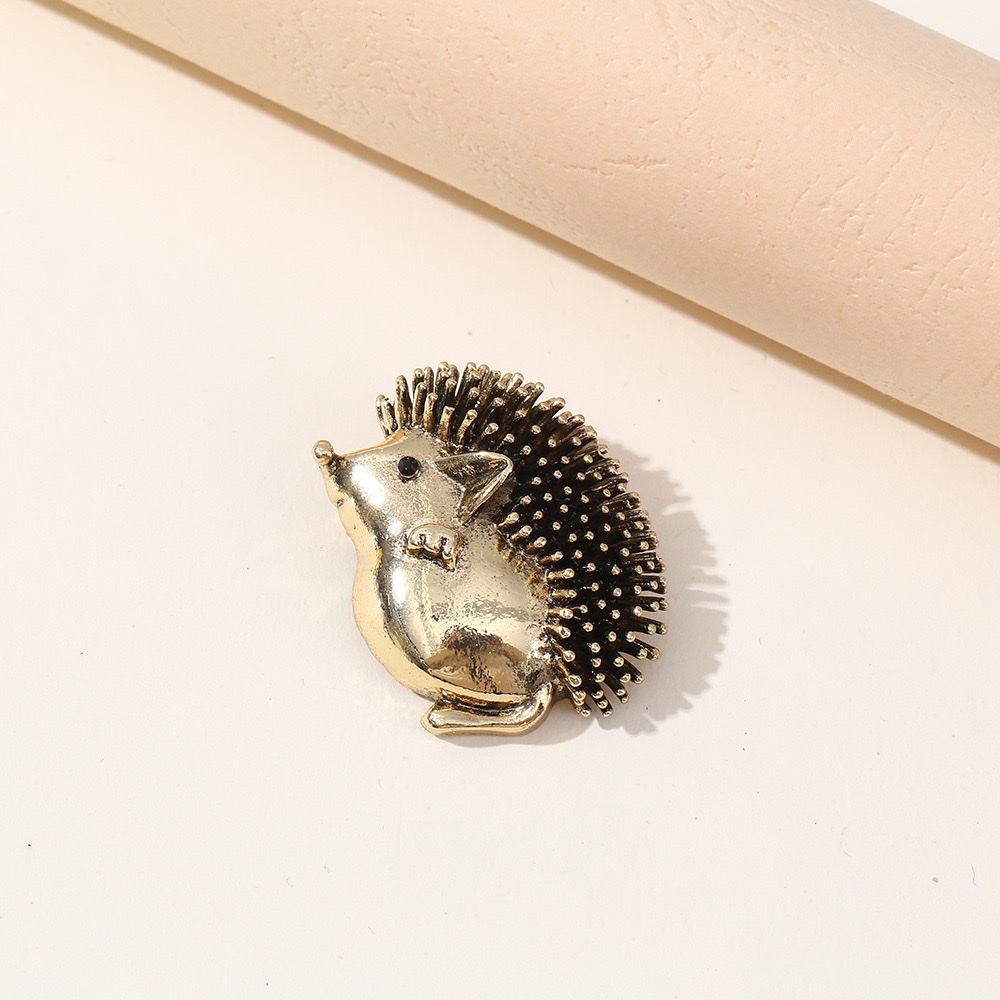 Cartoon cute hedgehog brooches, eco-friendly and versatile, personalized brooch pins, creative suits, sweaters, clothing and accessories wholesale detail image 7