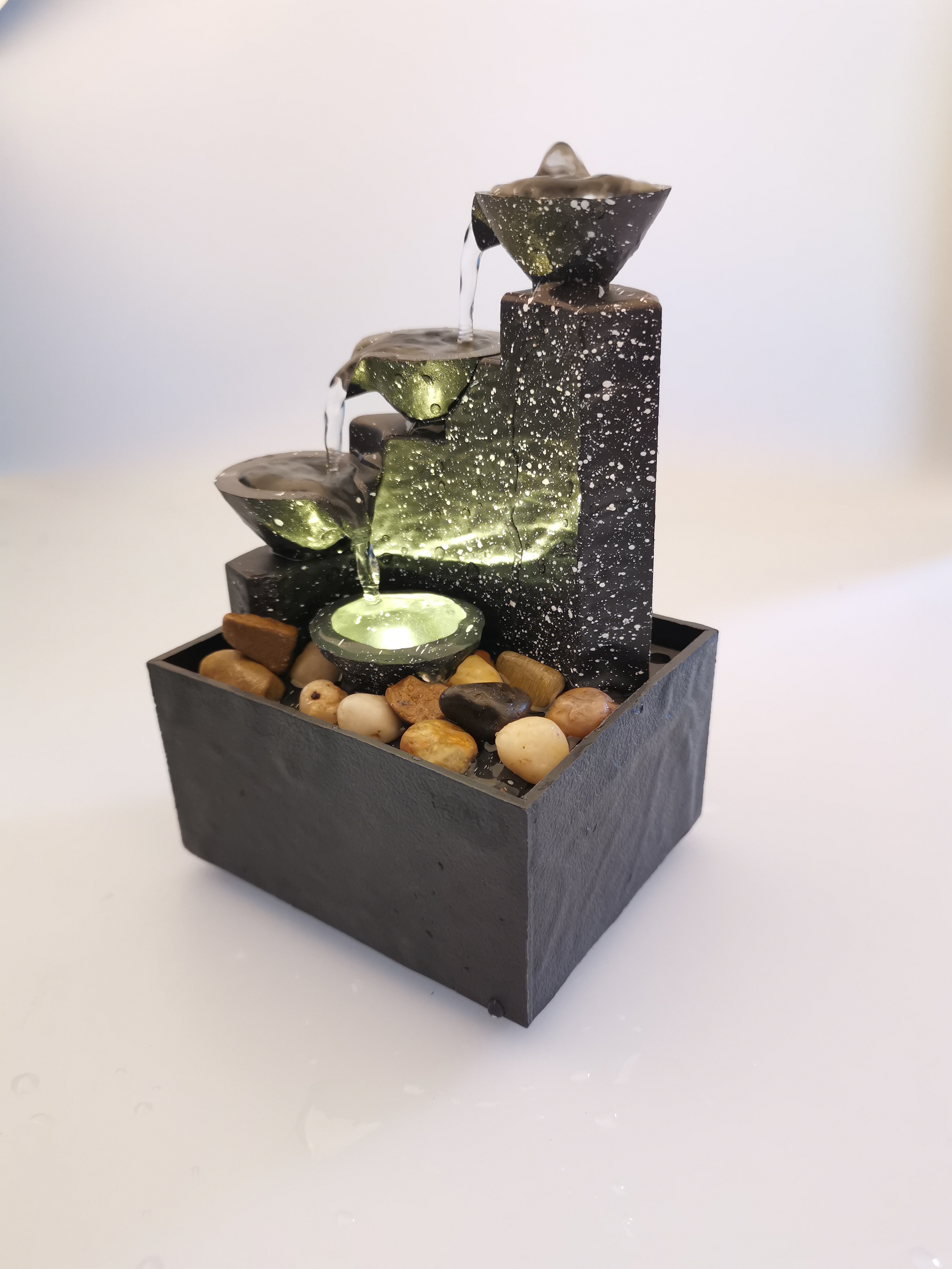 Small bonsai atomizing humidifier, USB flowing water, small bonsai gift, small ornaments, LED light table ornaments, feng shui small ornaments details Picture