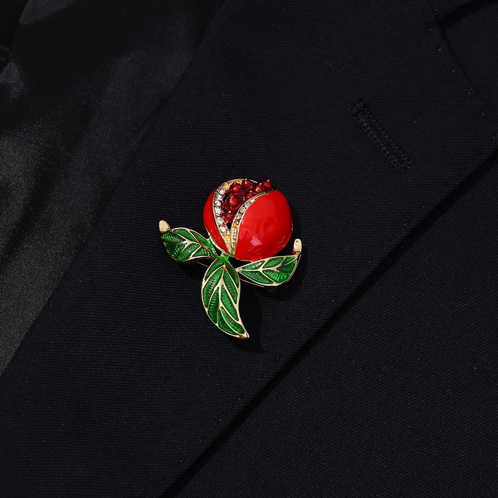 Hot-selling pomegranate series brooches, eco-friendly European and American cross-border alloy pomegranate fruit and pomegranate flower brooches, clothing and accessories wholesale detail image 4