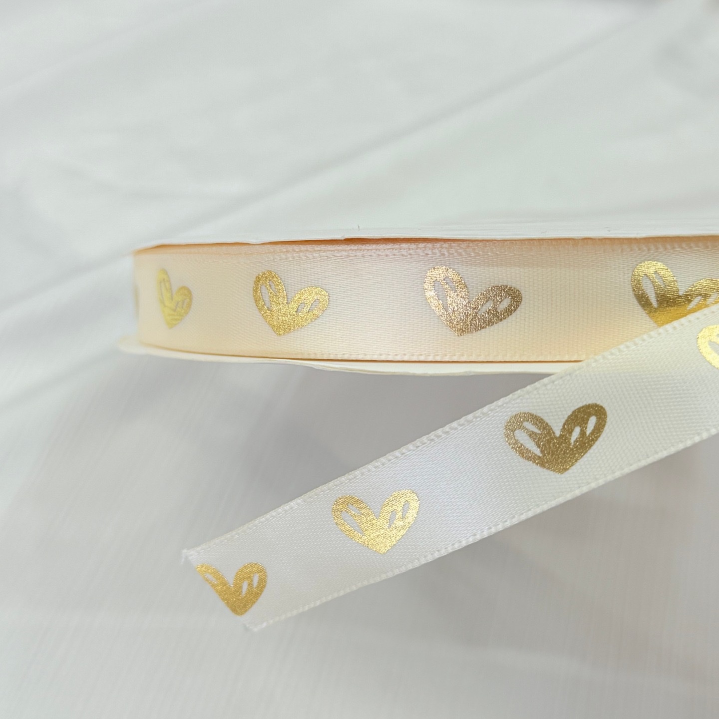 1.6cm gold-embossed heart-shaped ribbon, satin ribbon, colored ribbon, diy handmade bow, gift, baked flower, packaging, webbing detail image 9