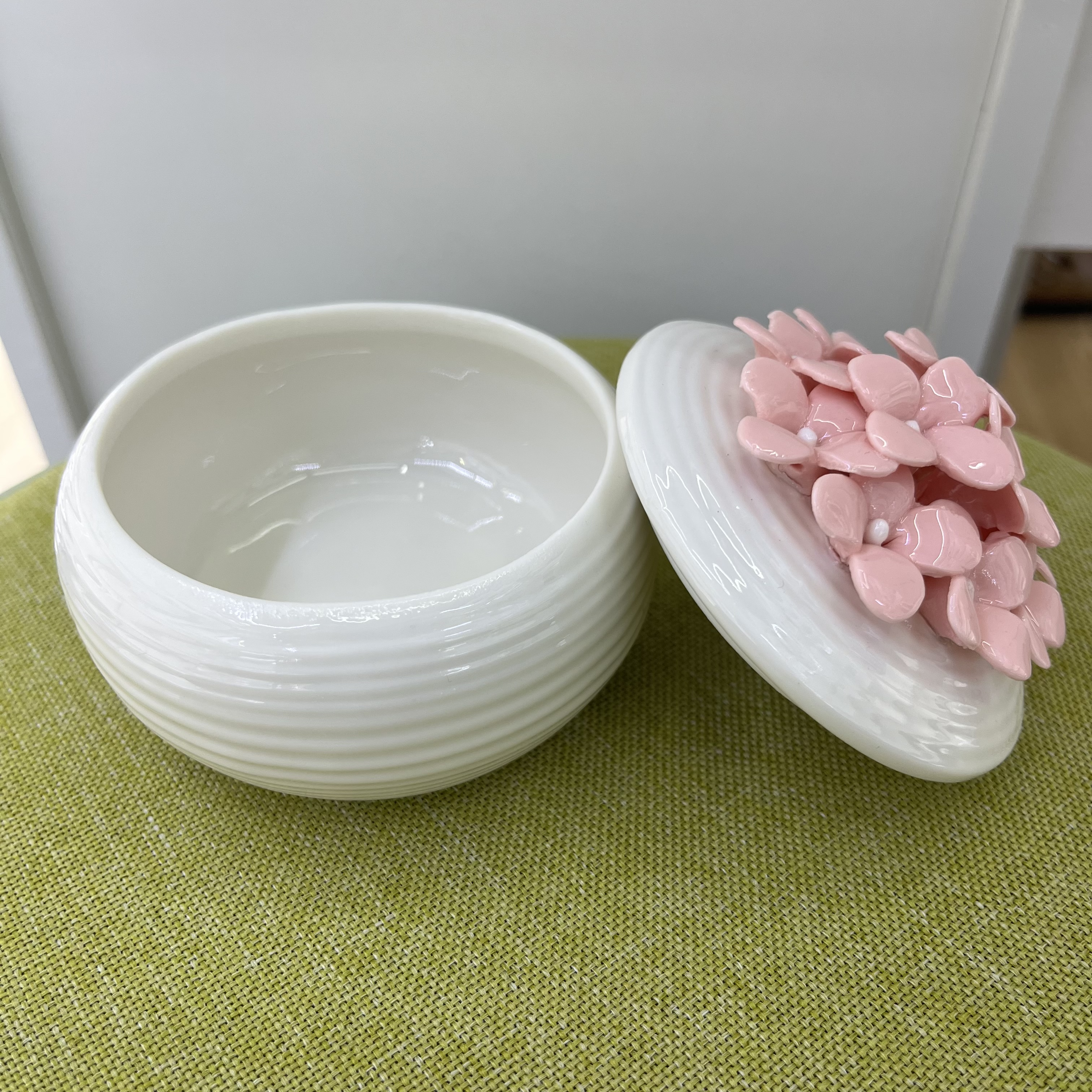 其他材质工艺品实物图