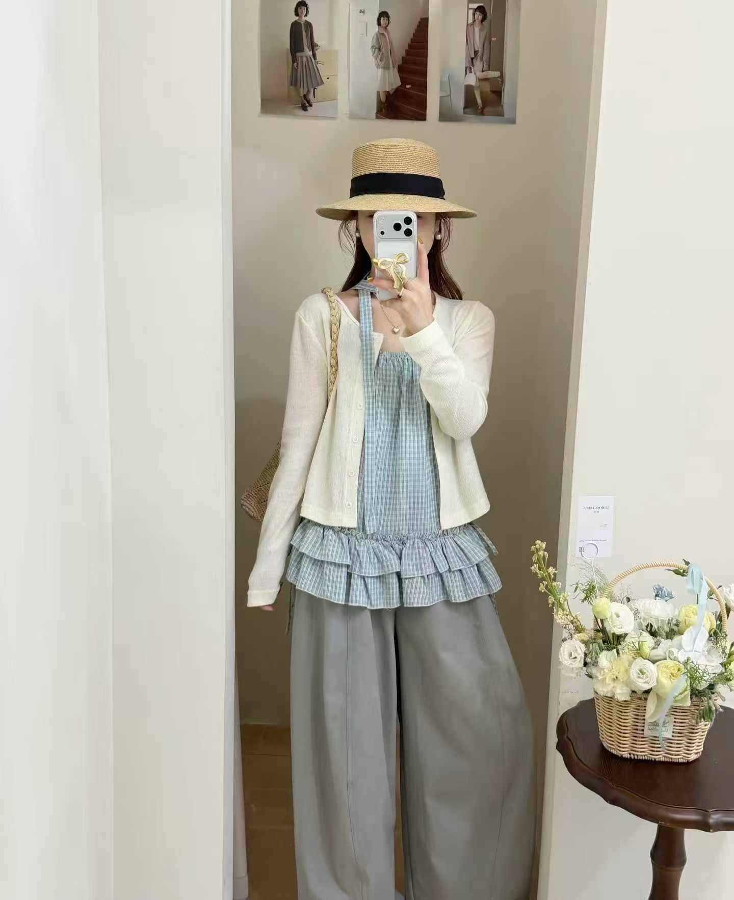 A fashionable and trendy two-piece women's set for Spring/Autumn 2026 Specification image