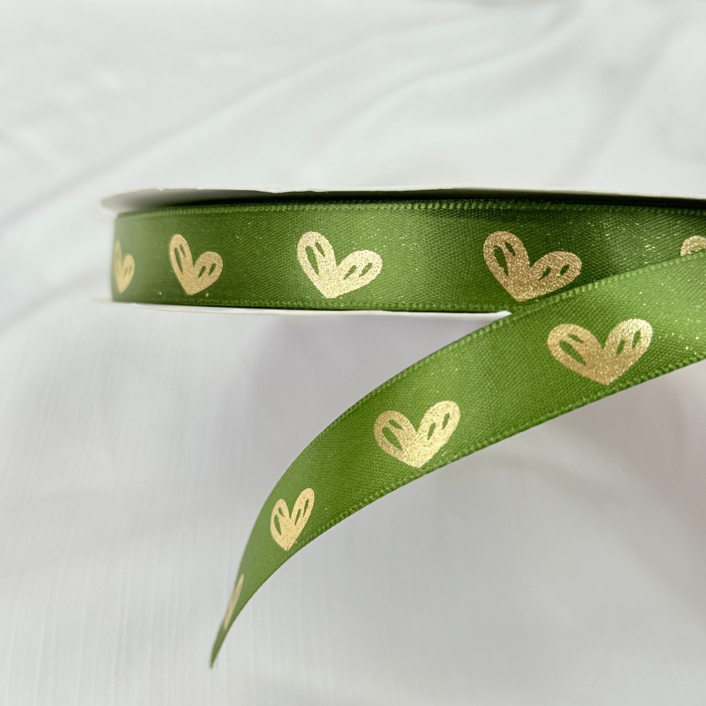 1.6cm gold-embossed heart-shaped ribbon, satin ribbon, colored ribbon, diy handmade bow, gift, baked flower, packaging, webbing Specification image