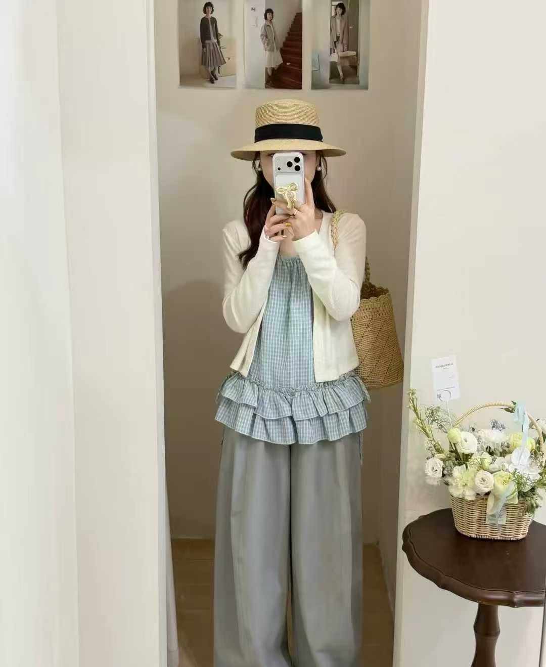 A fashionable and trendy two-piece women's set for Spring/Autumn 2026 Application Scenario