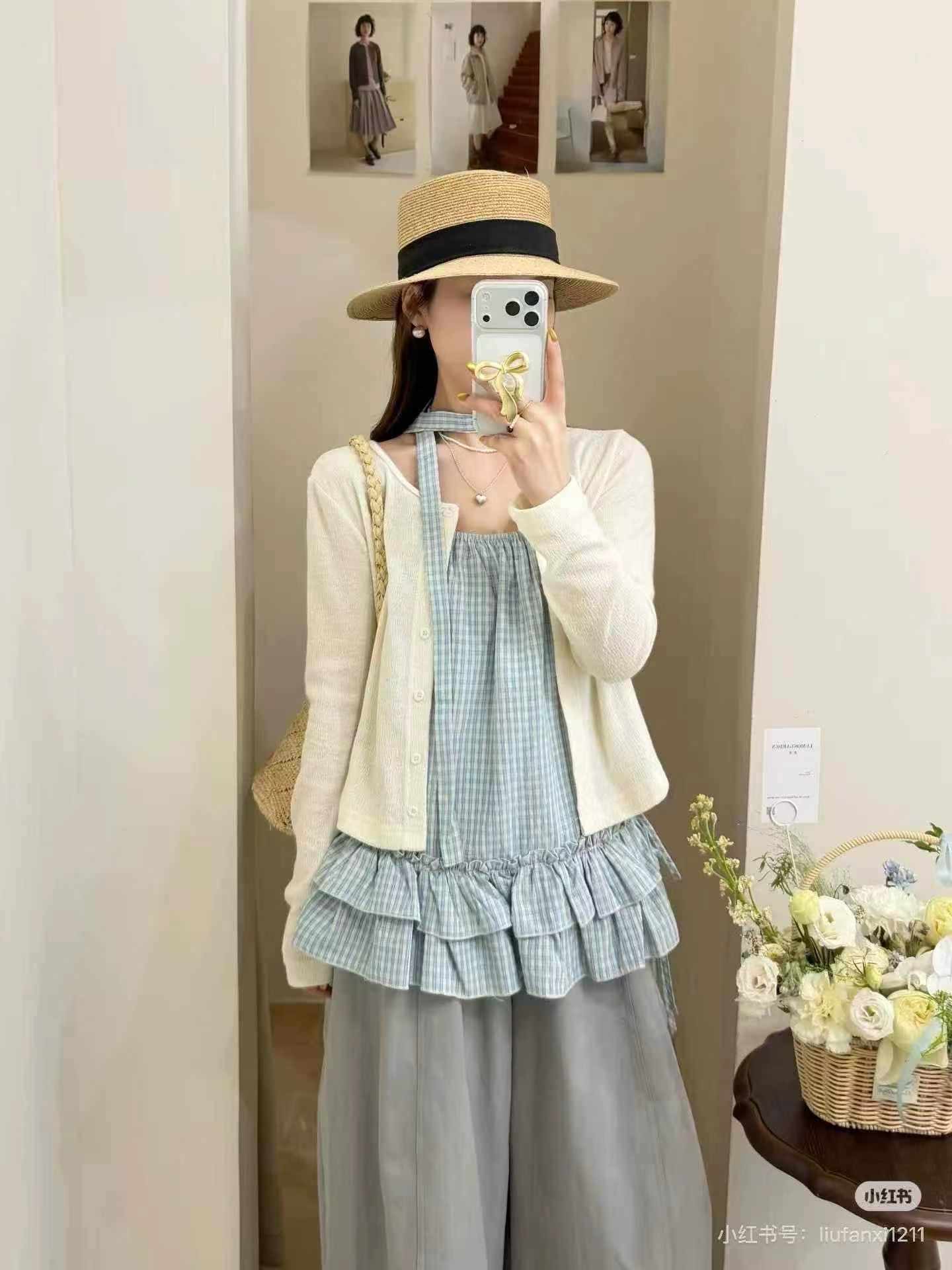 A fashionable and trendy two-piece women's set for Spring/Autumn 2026 detail image 5