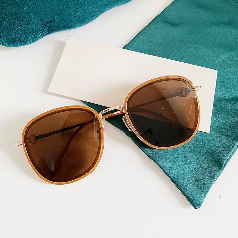 Cross-lens women's 2021 fashion sunglasses with irregular designs for both men and women detail image 2
