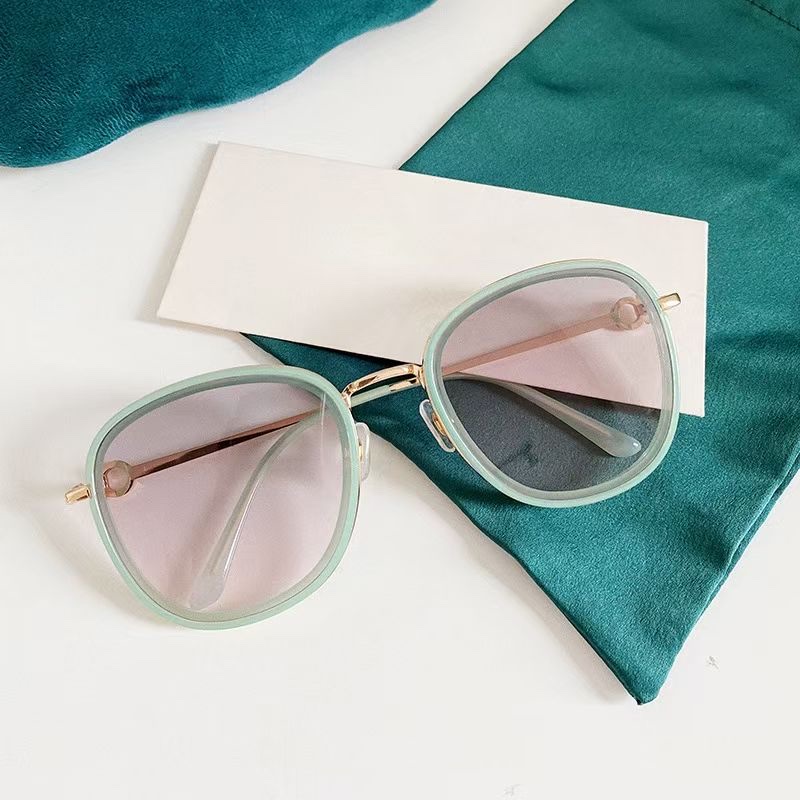 Cross-lens women's 2021 fashion sunglasses with irregular designs for both men and women detail image 5