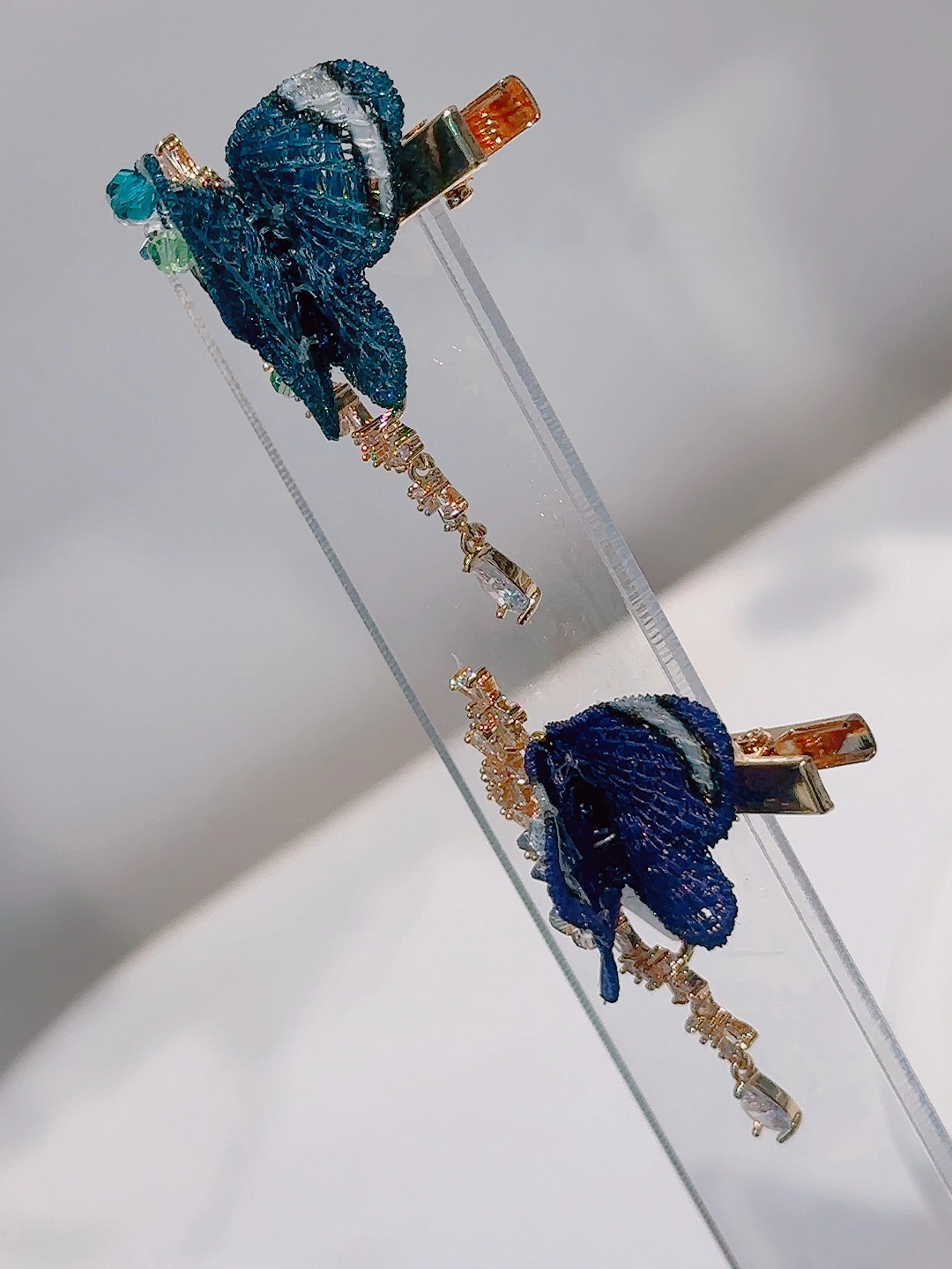 Crystal embroidery brooches, lapels, butterfly embroidery jewelry, and jewelry mysticism detail image 2