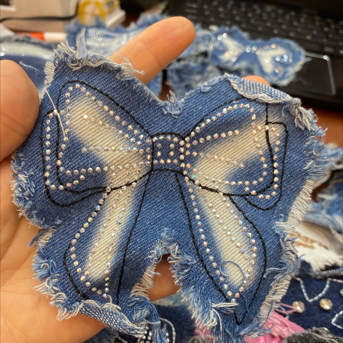 牛仔辅料系列服装辅料烫钻带产品图