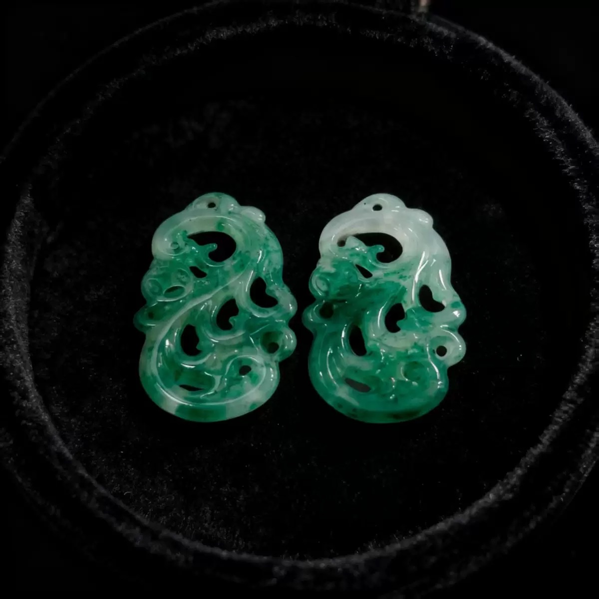 African green hollowed-out ruyi pendant