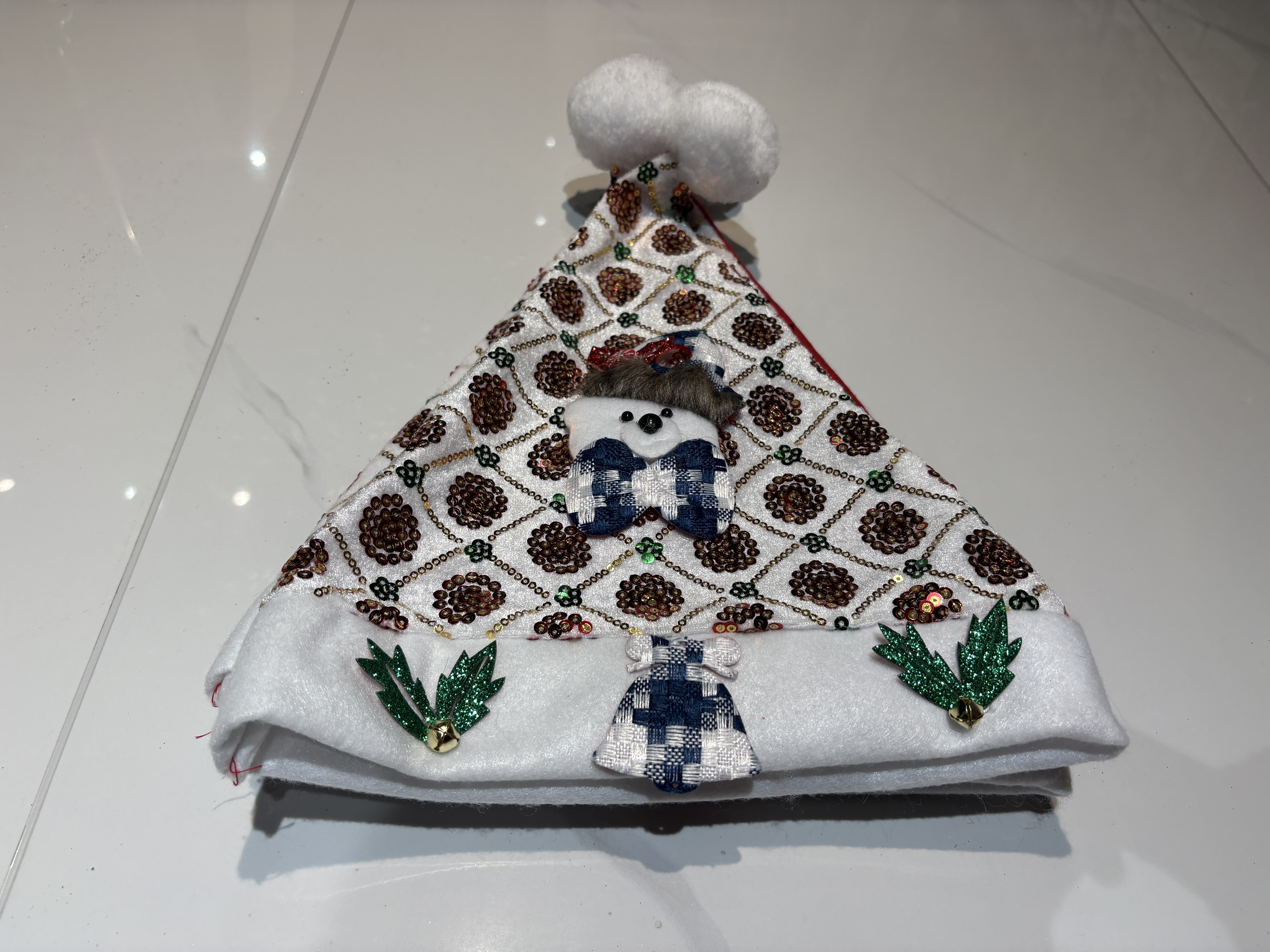 绣片圣诞帽三角片白边圣诞帽金银雪花圣诞树节日装饰帽批发 圣诞老人帽