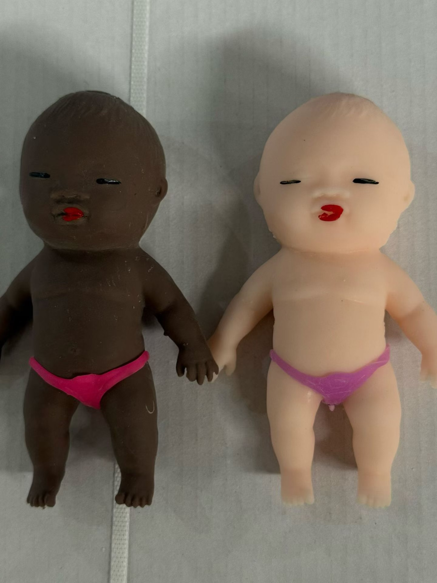 跨境电商热卖沙子捏捏玩具，娜塔莎娃娃，小黑娃发泄捏捏