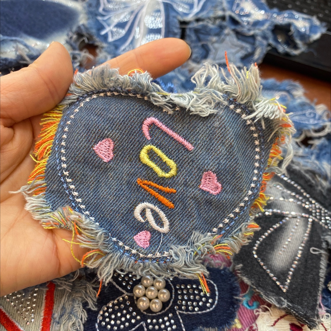 牛仔辅料系列服装辅料烫钻带白底实物图