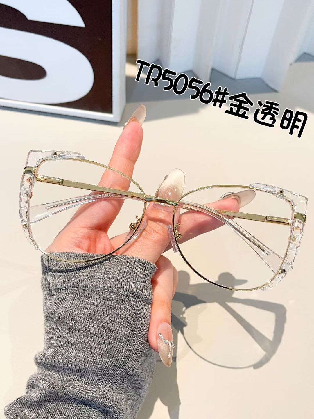 Cross-border cat-eye flat light glasses for women 2026, fashionable and retro metal cat-eye leopard print glasses frame, round face slimming, anti-blue light, can be matched with myopia glasses, flat light European and American style Item Picture