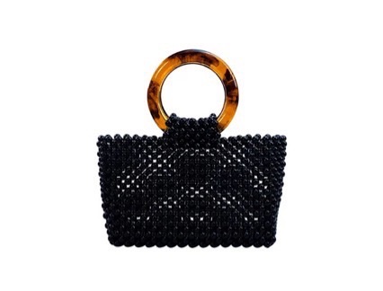 This is a niche, fashionable and high-end hand-beaded woven pearl-like hollowed-out handbag that is the same as that of Internet celebrities. It is a dinner and banquet bag detail image 4