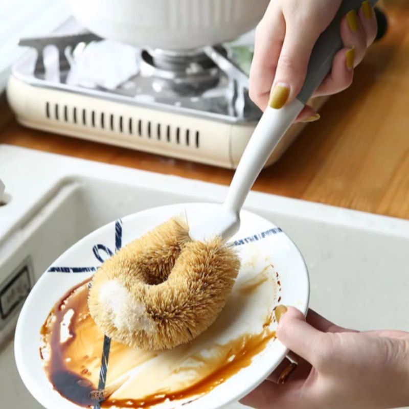 ويُغسل الفرش بالقلاة في المطبخ، Item Picture