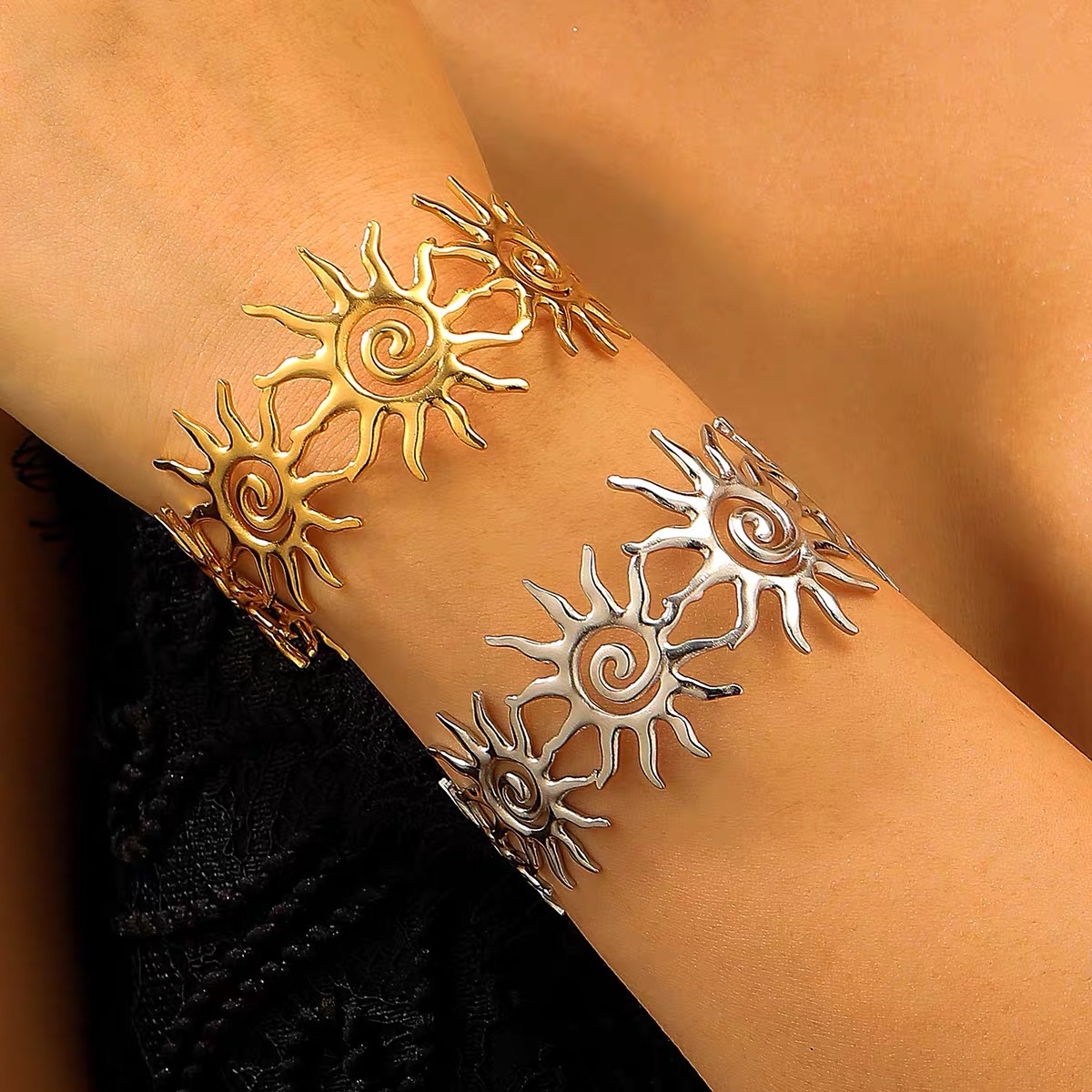 European and American style stainless steel sunflower open bracelet for women, non-fading, light luxury and high-end accessory, cross-border bestseller bracelet details Picture