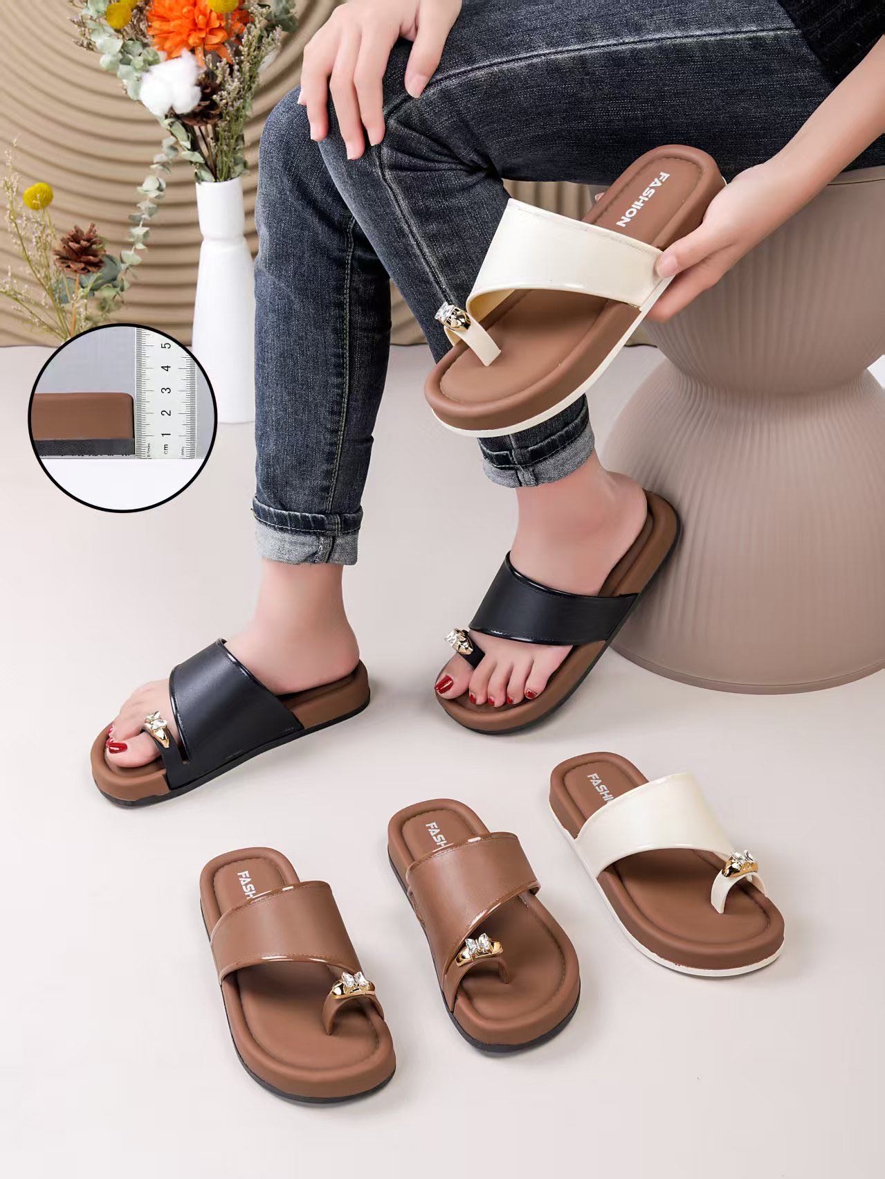 French-style metal buckle flip-flops, versatile fairy-like flip-flops for summer outerwear detail image 3