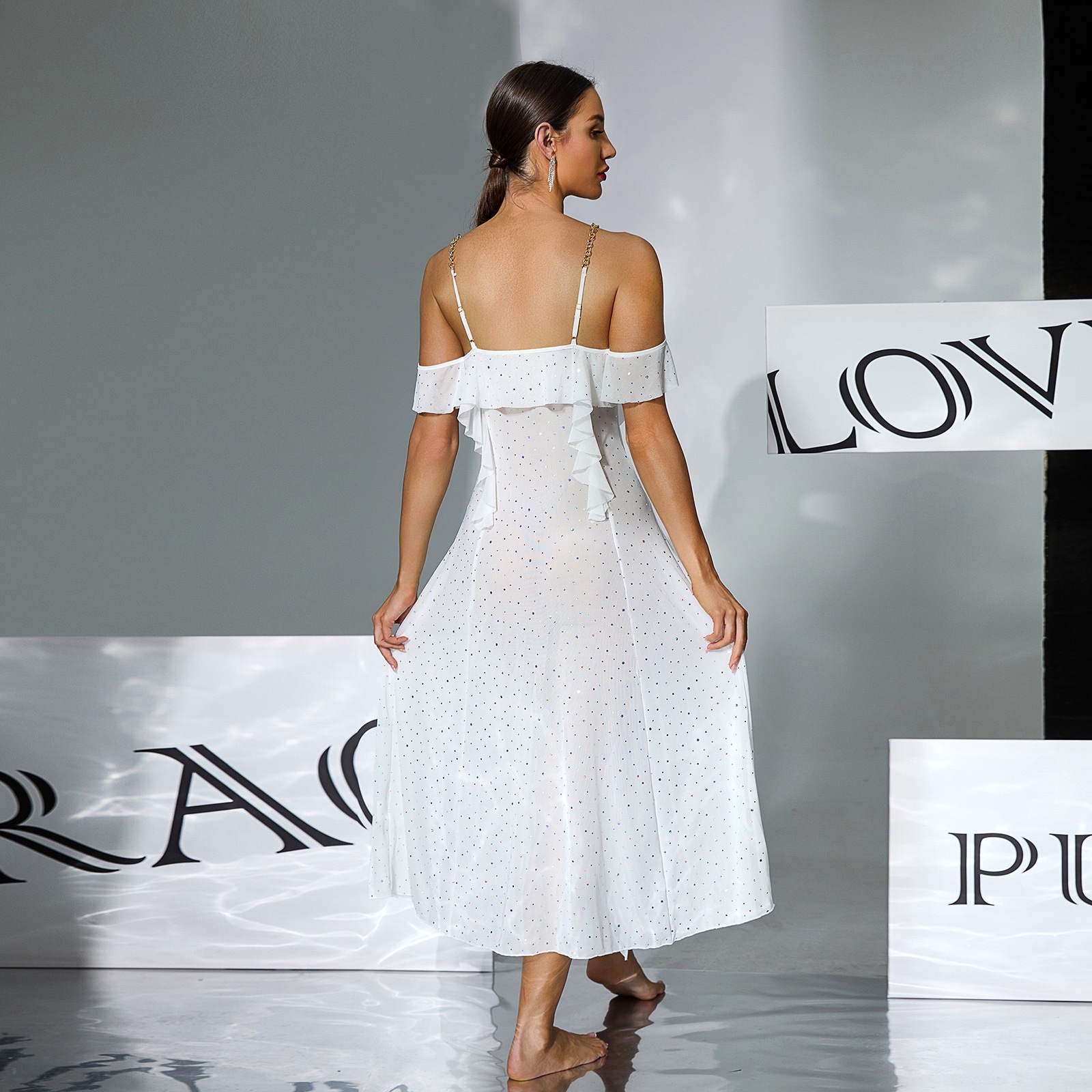 Ladies' sexy chain shoulder strap off-the-shoulder sleeping dress, sheer, sequined, ruffled, slit, long style 1166 details Picture