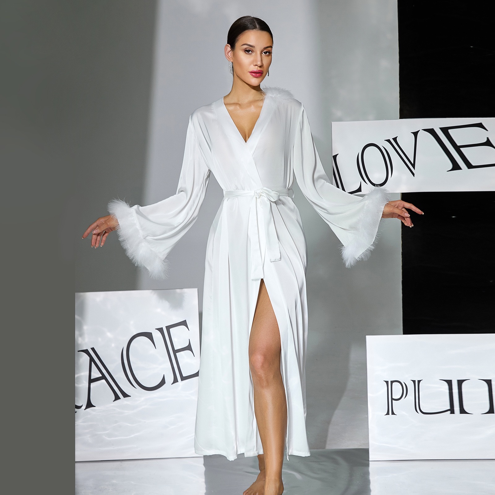 A cross-border European and American style light luxury women's satin bathrobe with fluffy cuffs and a long morning gown that can be worn as casual wear. 1141 Specification drawing