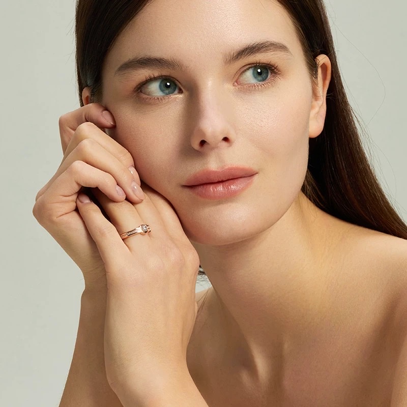 【 Star's Same Style 】 NOLYN one-shoulder Knot Ring 925 Silver jewelry, a niche design, light luxury and high-end Zircon ring, stress-relieving Zircon ring detail image 3