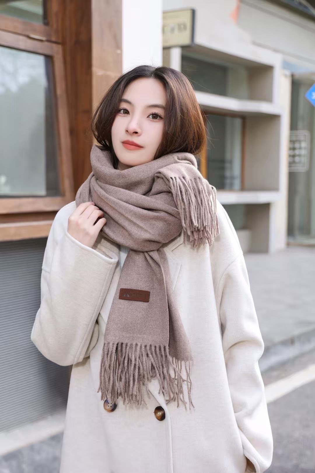 Solid color scarf, thick and warm women's autumn and winter new style detail image 8