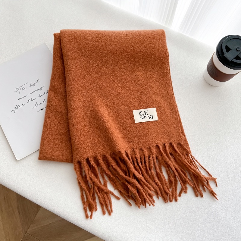 A thick and warm winter scarf, a fashionable Korean-style woolen scarf for women detail image 5