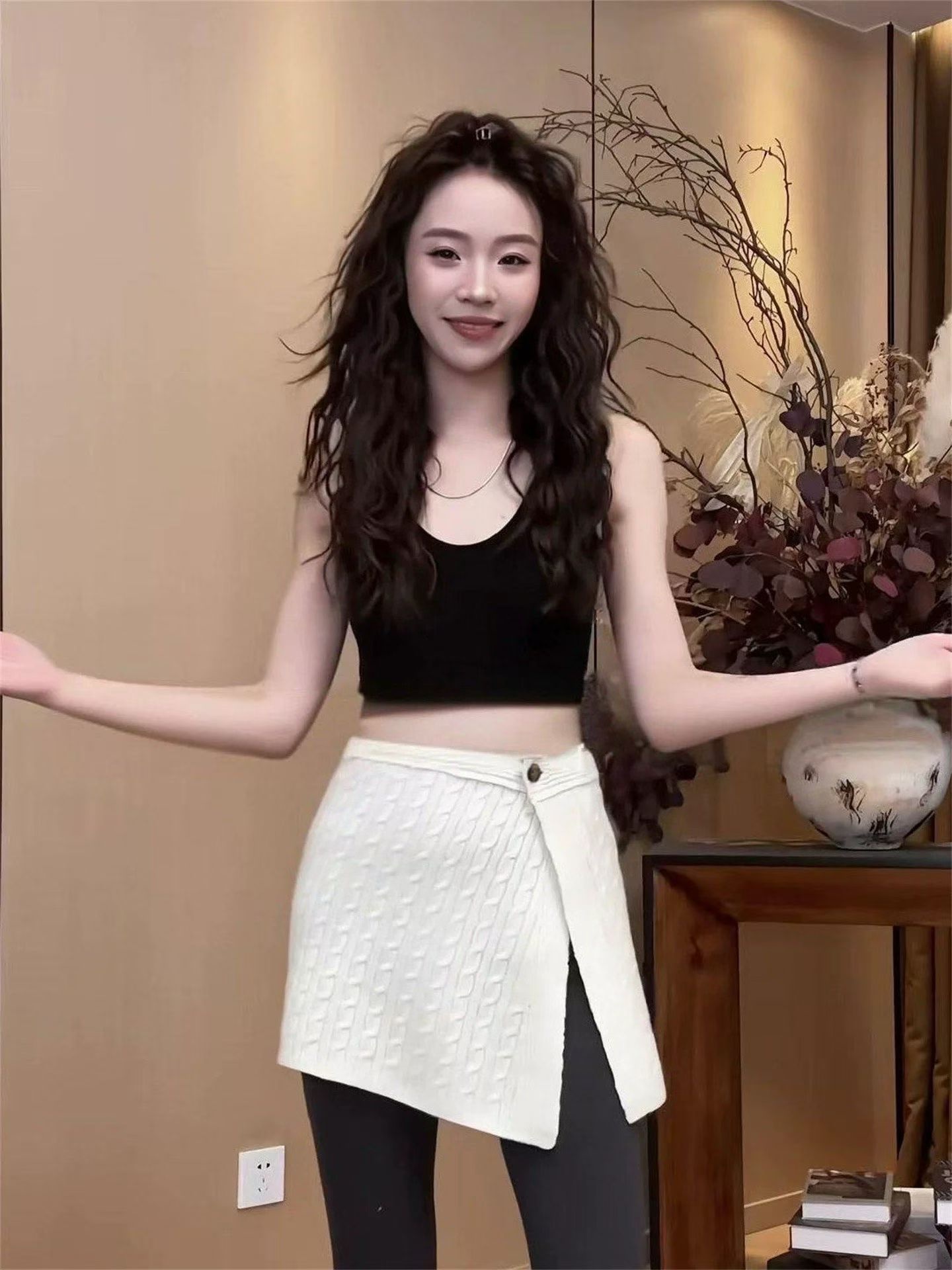 A warm outerwear skirt with a woolen knitted short skirt and curtain design detail image 9
