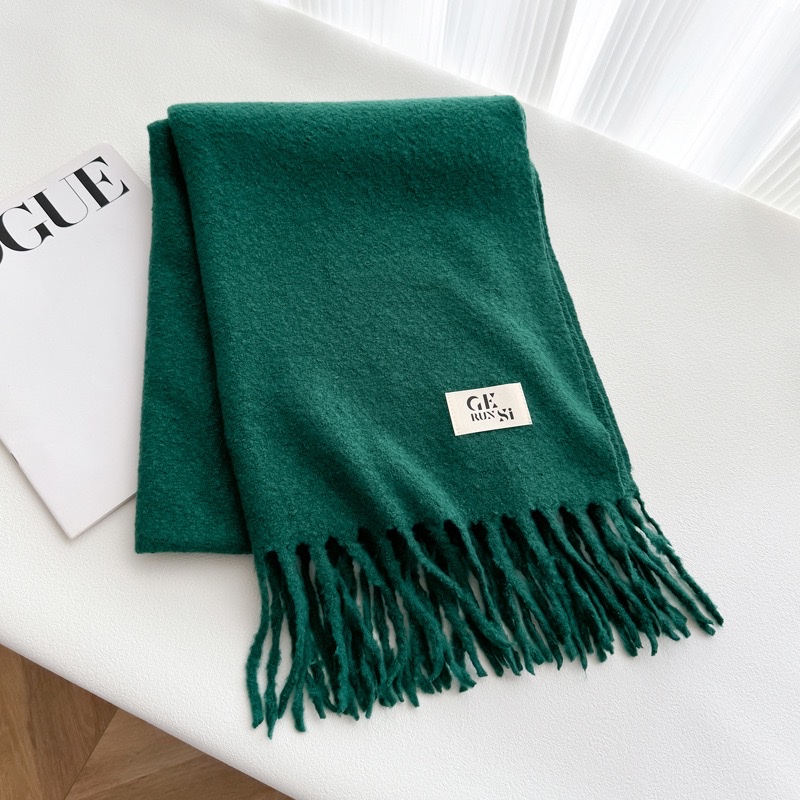 A thick and warm winter scarf, a fashionable Korean-style woolen scarf for women detail image 14