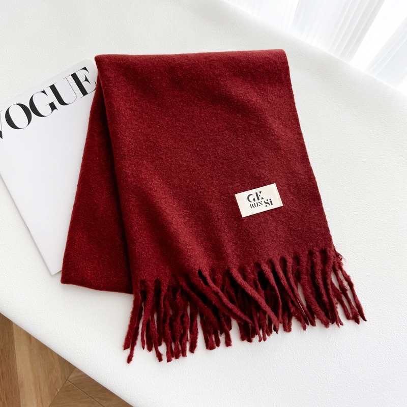 A thick and warm winter scarf, a fashionable Korean-style woolen scarf for women detail image 6