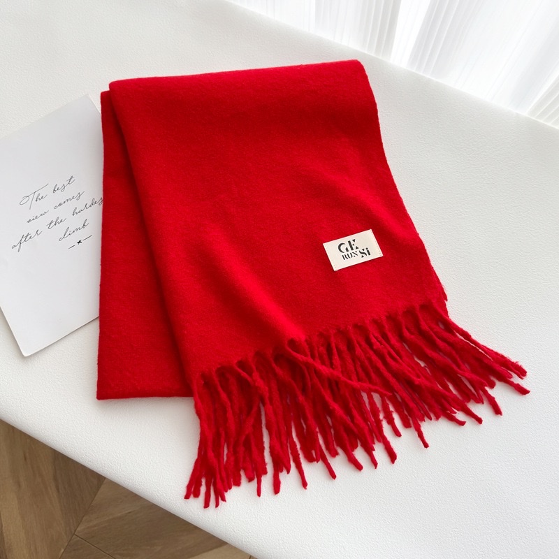 A thick and warm winter scarf, a fashionable Korean-style woolen scarf for women detail image 8