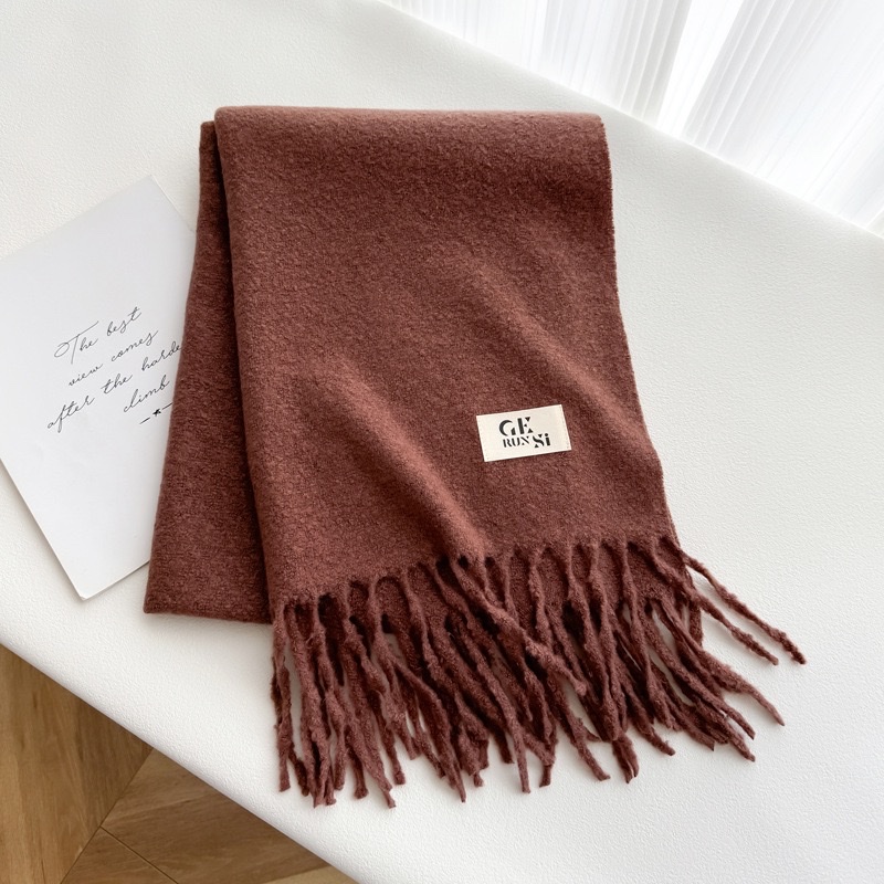 A thick and warm winter scarf, a fashionable Korean-style woolen scarf for women detail image 15