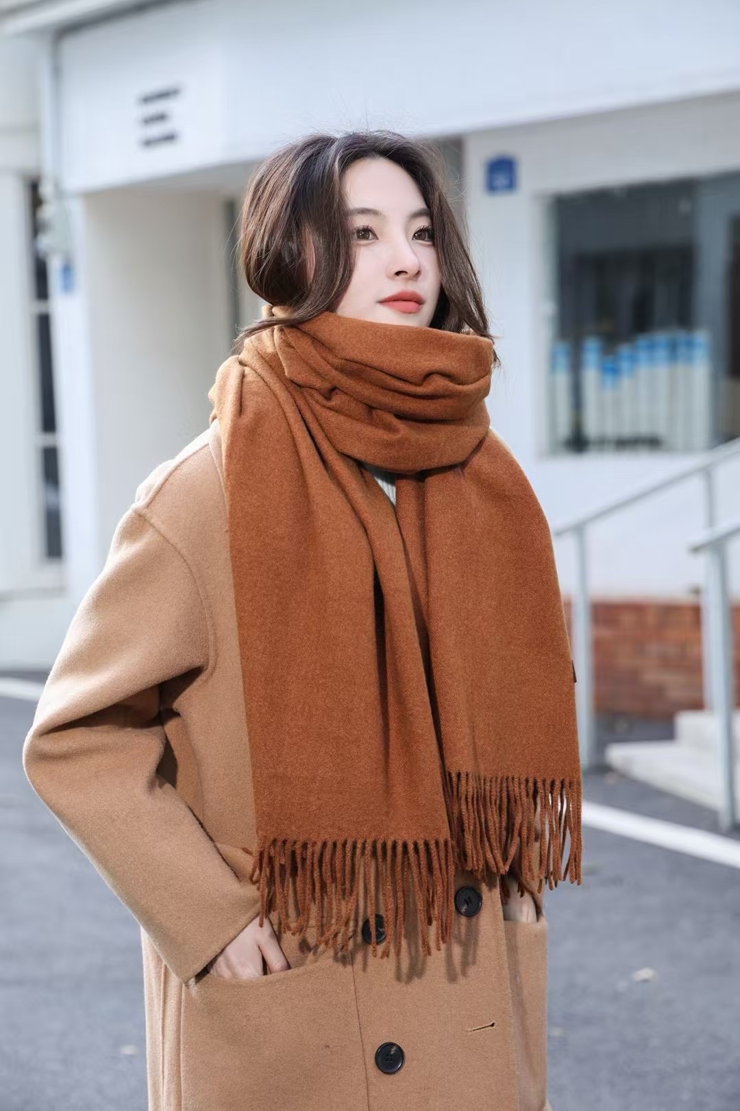 Solid color scarf, thick and warm women's autumn and winter new style detail image 2
