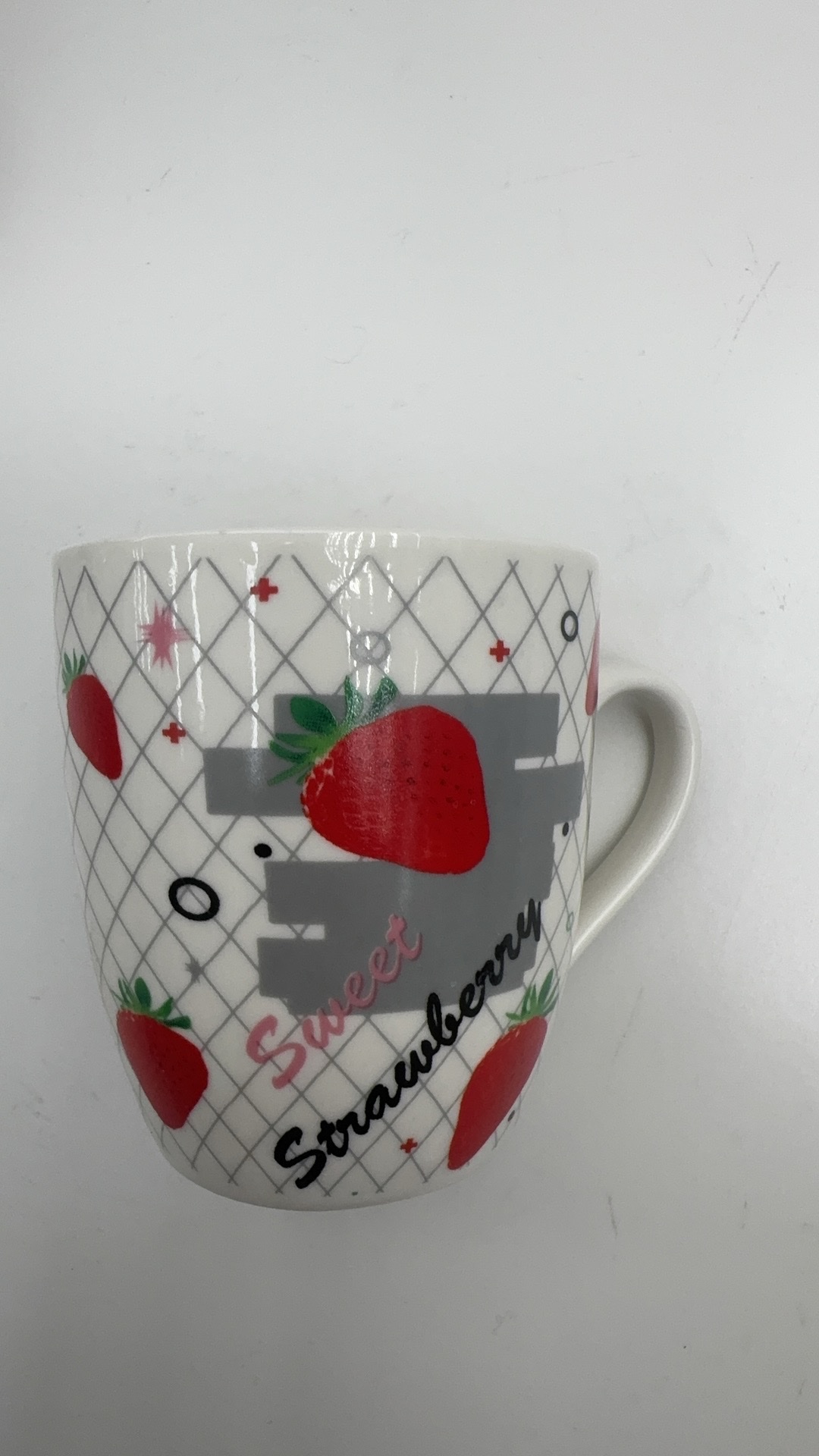 Small drum-shaped mugs and coffee cups, compact and exquisite, can be customized according to samples