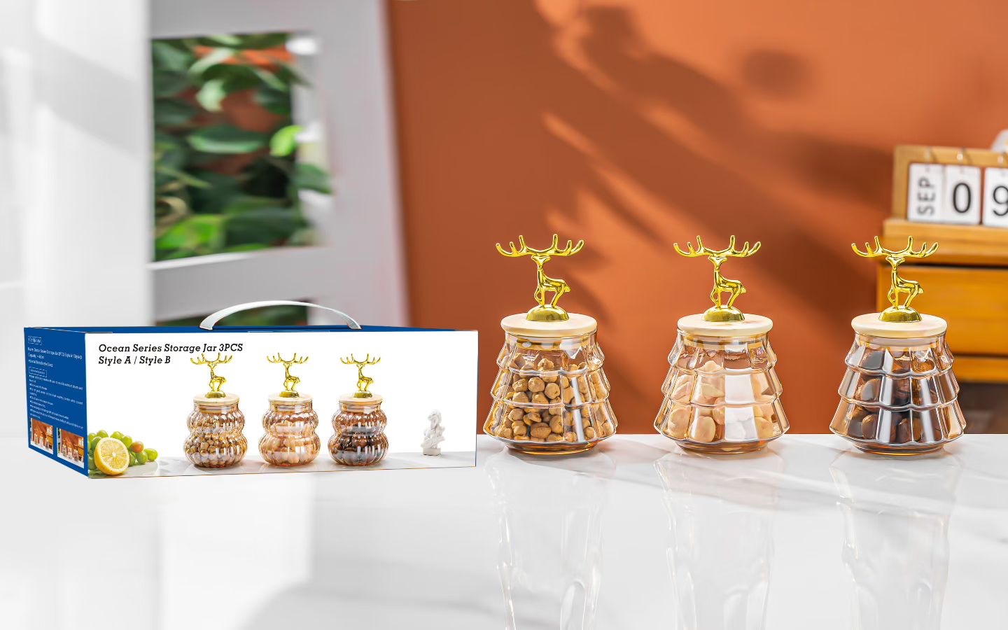 Foreign trade Deer Head Nordic glass sealed jar, golden vertical striped seasoning jar, kitchen storage jar, amber storage jar Specification image